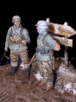 SO35030_Waffen SS Prussia 1945 (2 fig)4.jpg